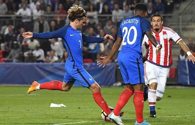 凯尔：我和施洛特贝克没矛盾；他的续约？在经济上我们尽全力（凯尔：与施洛特贝克无矛盾；续约事宜我们在财务上已尽全力）