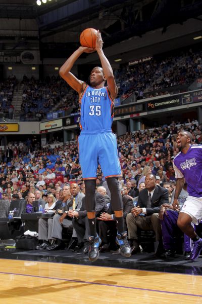 半场：拜仁1-1圣保利，格雷罗扳平，卡尔中柱，洪通吉破门+伤退（半场战报：拜仁1-1圣保利，洪通吉先破门后伤退，格雷罗扳平，卡尔中柱）