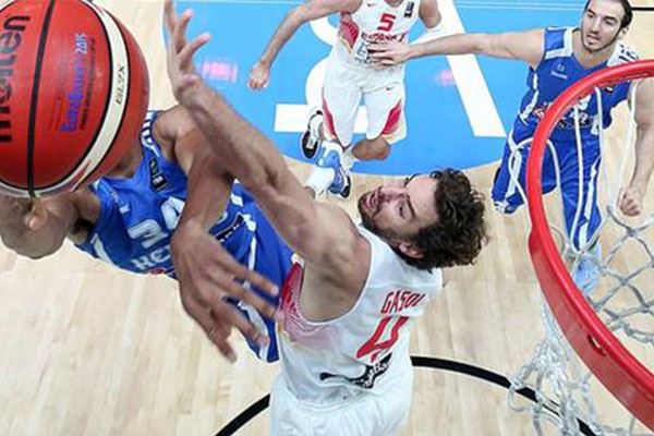 邮报：犯罪团伙盯上了英超球星及其家人，盗窃奢侈品换枪支（英超球星及家属被犯罪团伙盯上：盗窃奢侈品换取枪支）